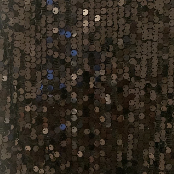 Lovely sequin dress! Perfect for the holidays 🎄 - Picture 3 of 5